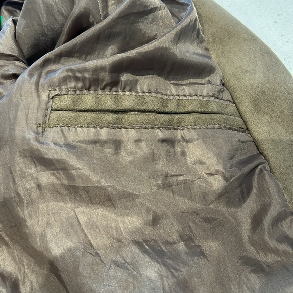 Men's Classic Brown Suede Jacket - Picture 12 of 15